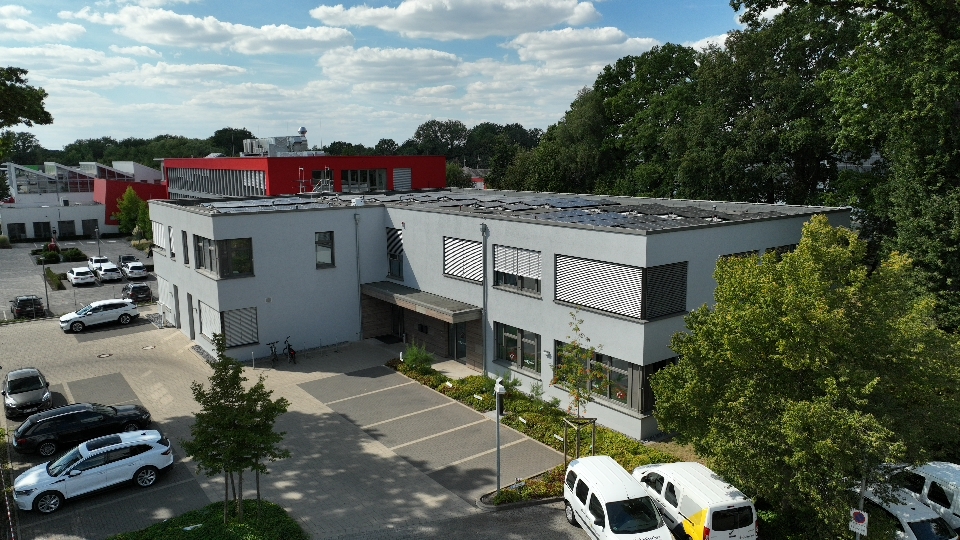 Neue Büroräume der Firmenzentrale von außen.